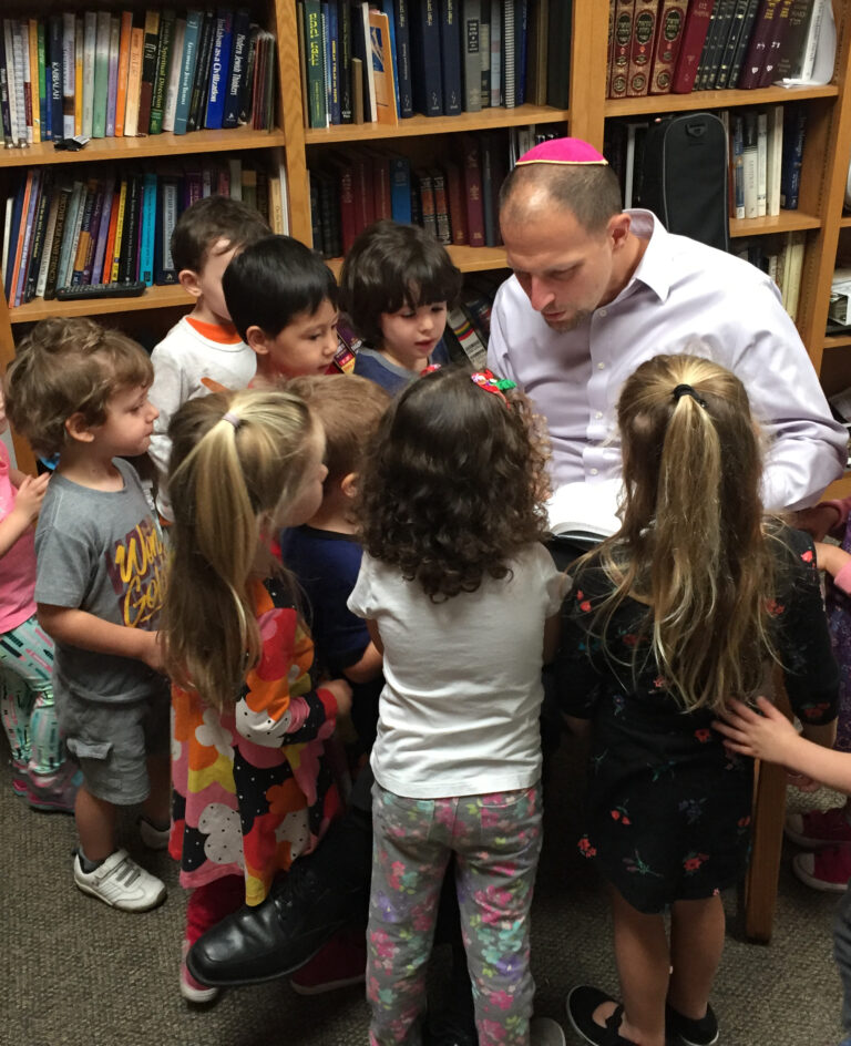 Rabbi w kids